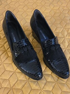 Stuart Weitzman Black Faux-Snakeskin Tassel Loafers